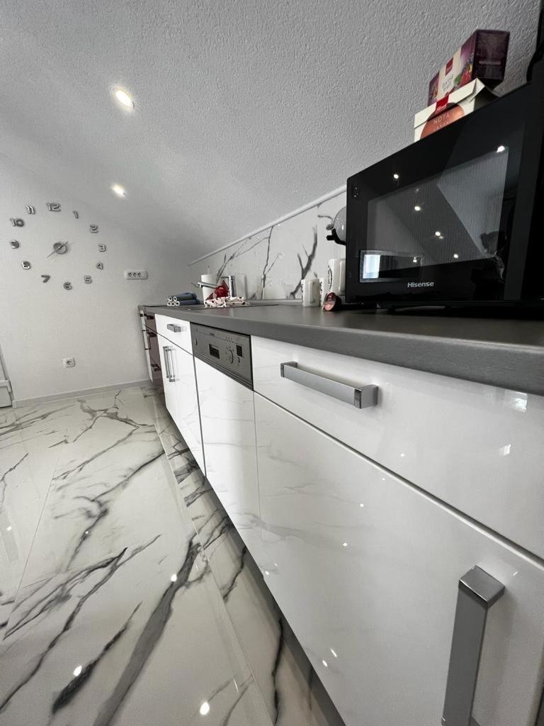 Luxury Apartment Megy Otočac Buitenkant foto