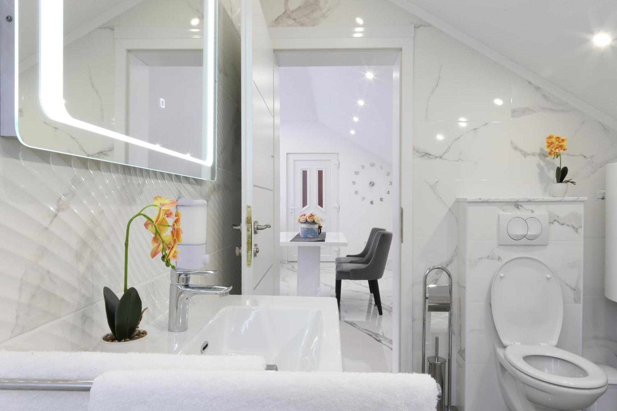 Luxury Apartment Megy Otočac Buitenkant foto